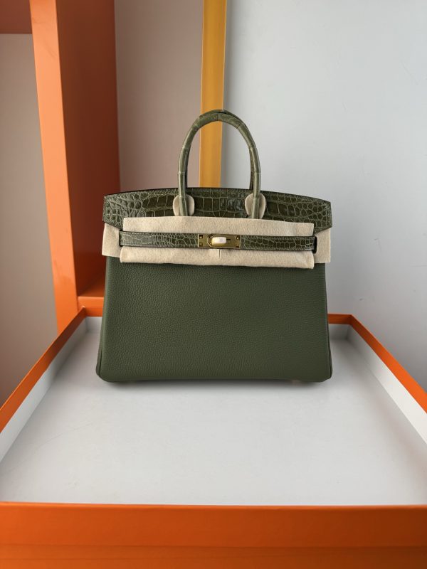 TouchBK; Size: 25 Olive Green  Togo leather and high-gloss crocodile leather Hand-sewn waxed thread  All-steel hardware Goatskin lining - Image 2