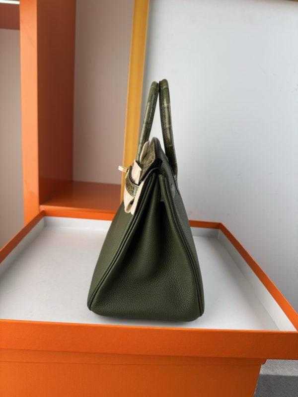 TouchBK; Size: 25 Olive Green  Togo leather and high-gloss crocodile leather Hand-sewn waxed thread  All-steel hardware Goatskin lining - Image 5