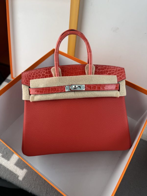 TouchBK; Size 25 Togo leather and high-gloss crocodile leather Hand-sewn waxed thread All-steel hardware Goatskin lining