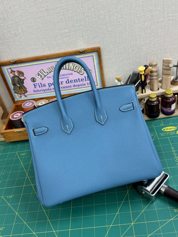 In stock 🎉🎉🎉 Birkin; size 25 togo leather denim blue pure hand sewn wax thread - Image 4