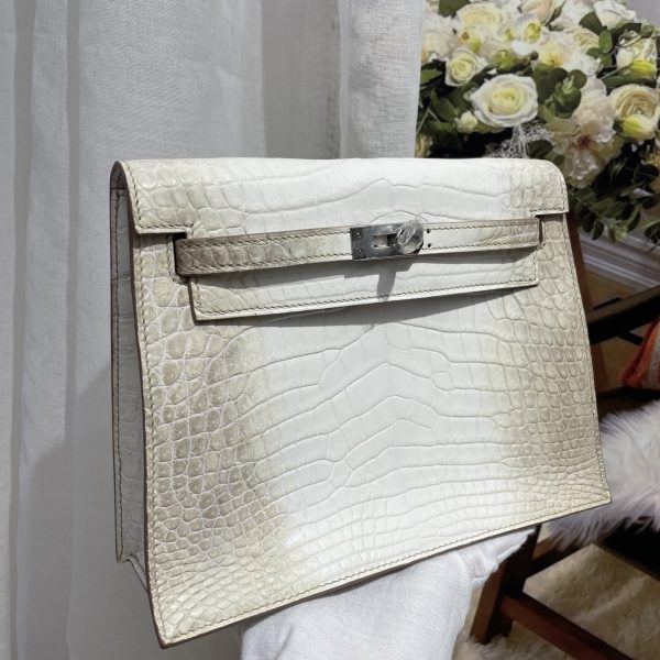 Imported crocodile matte belly Kelly Danse dance bag Himalayan white size; 22X17X7💕 - Image 3