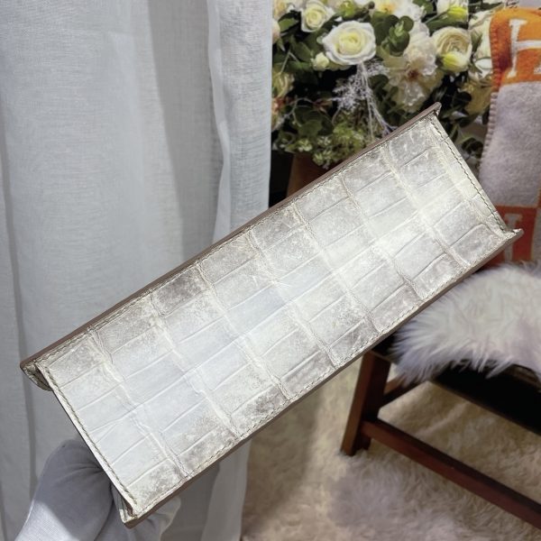 Imported crocodile matte belly Kelly Danse dance bag Himalayan white size; 22X17X7💕 - Image 4