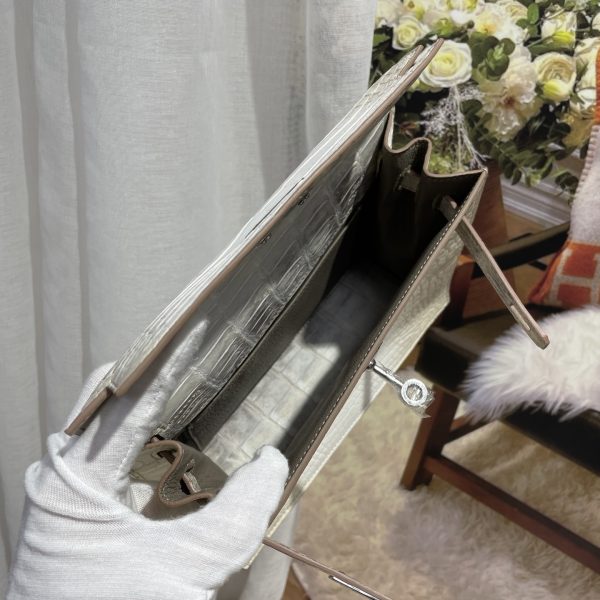 Imported crocodile matte belly Kelly Danse dance bag Himalayan white size; 22X17X7💕 - Image 8