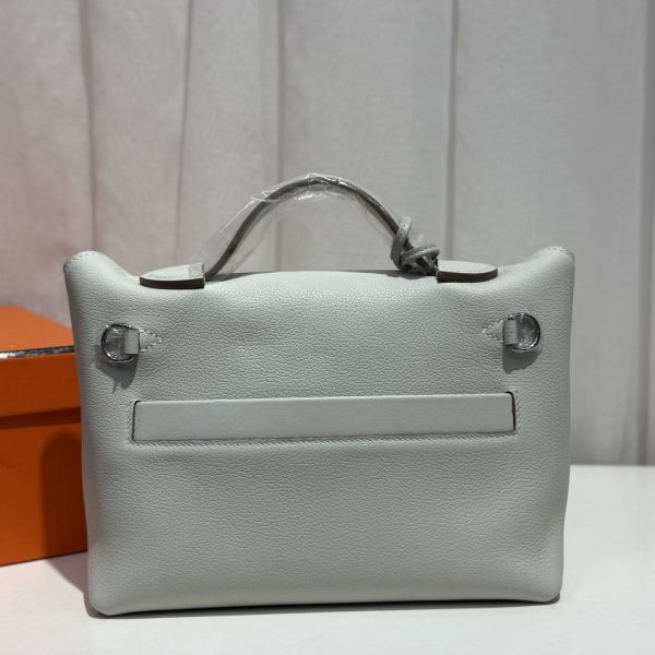 mini2424 glacier white evercolor leather with Nile matte crocodile leather touch Himalayan white, K engraved large capacity bag, all waxed thread sewing. Lined with imported sheepskin 🐎🐎🐎 - Image 4