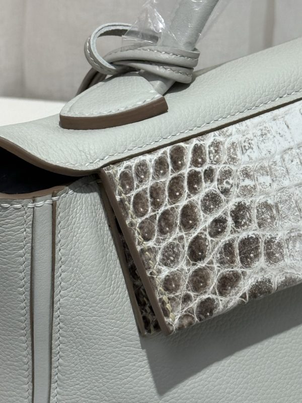 mini2424 glacier white evercolor leather with Nile matte crocodile leather touch Himalayan white, K engraved large capacity bag, all waxed thread sewing. Lined with imported sheepskin 🐎🐎🐎 - Image 9