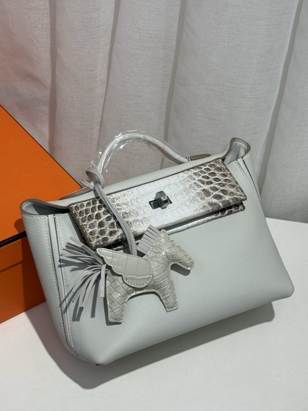 mini2424 glacier white evercolor leather with Nile matte crocodile leather touch Himalayan white, K engraved large capacity bag, all waxed thread sewing. Lined with imported sheepskin 🐎🐎🐎 - Image 2