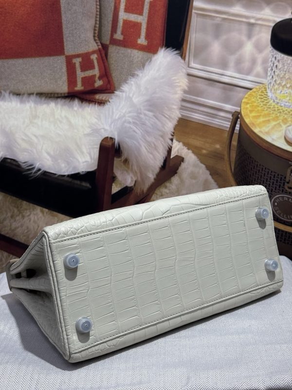 Kelly25 imported American matte crocodile leather, glacier white, made of three pieces of leather, with imported sheepskin lining, full set of hand-nailed hardware [color] - Image 4